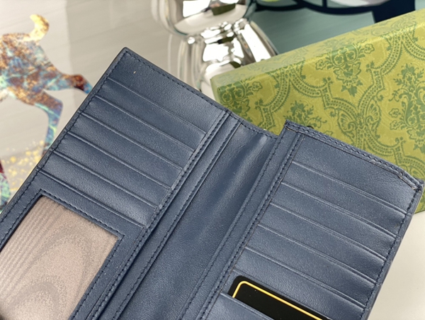 グッチ財布コピー着用イメージ